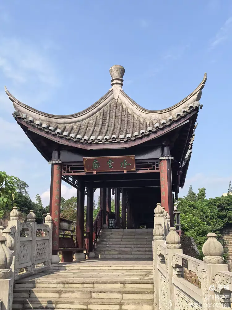 美丽的玉带河公园